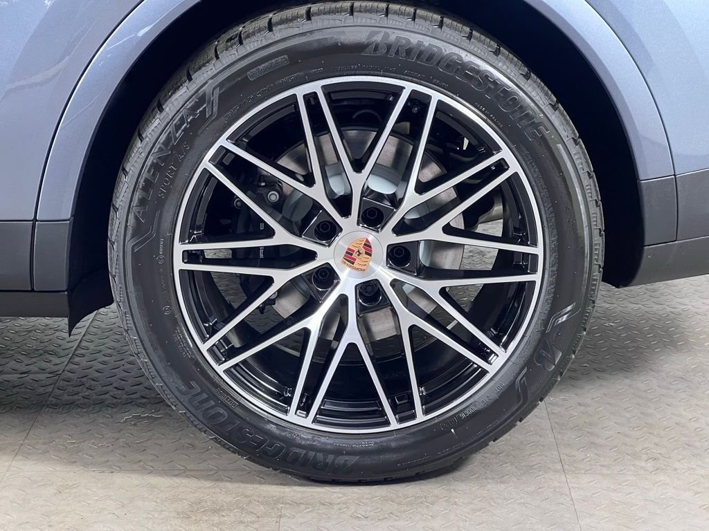 New 2026 Vanadium Grey Metallic Porsche  image 12