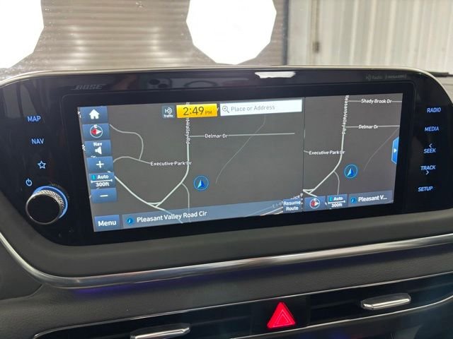 Used 2020 Black Hyundai Limited image 21