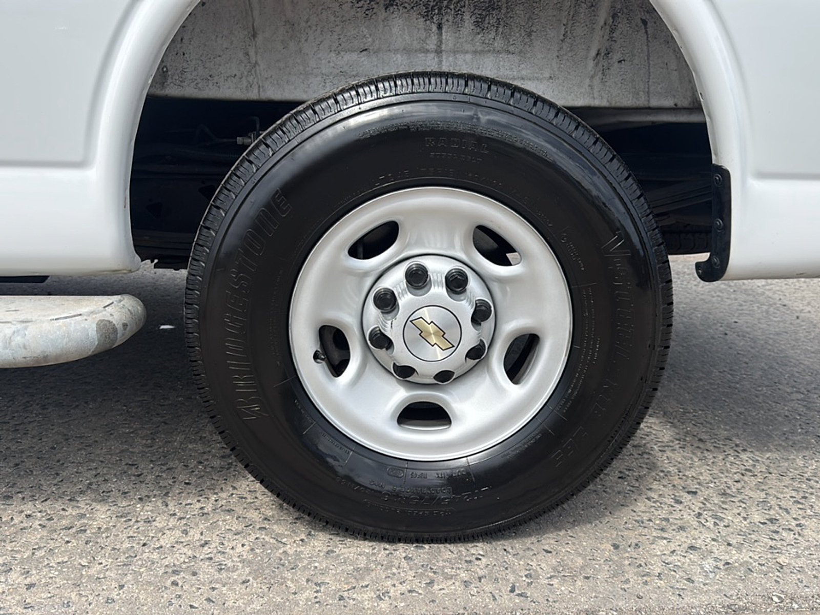 2025 Chevrolet Express Cargo Work Van - Photo 40