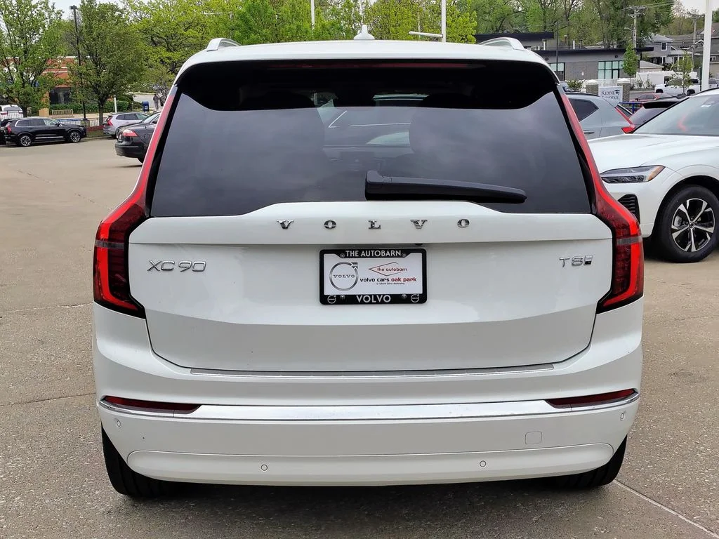 New 2026 Crystal White Volvo Plus image 8