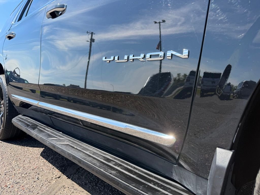 Used 2023  GMC SLT image 17