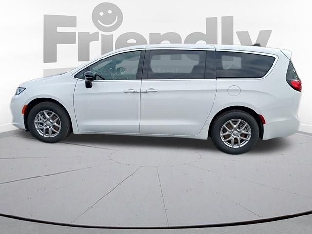 New 2026 Bright White Clear-Coat Exterior Paint Chrysler Select image 13