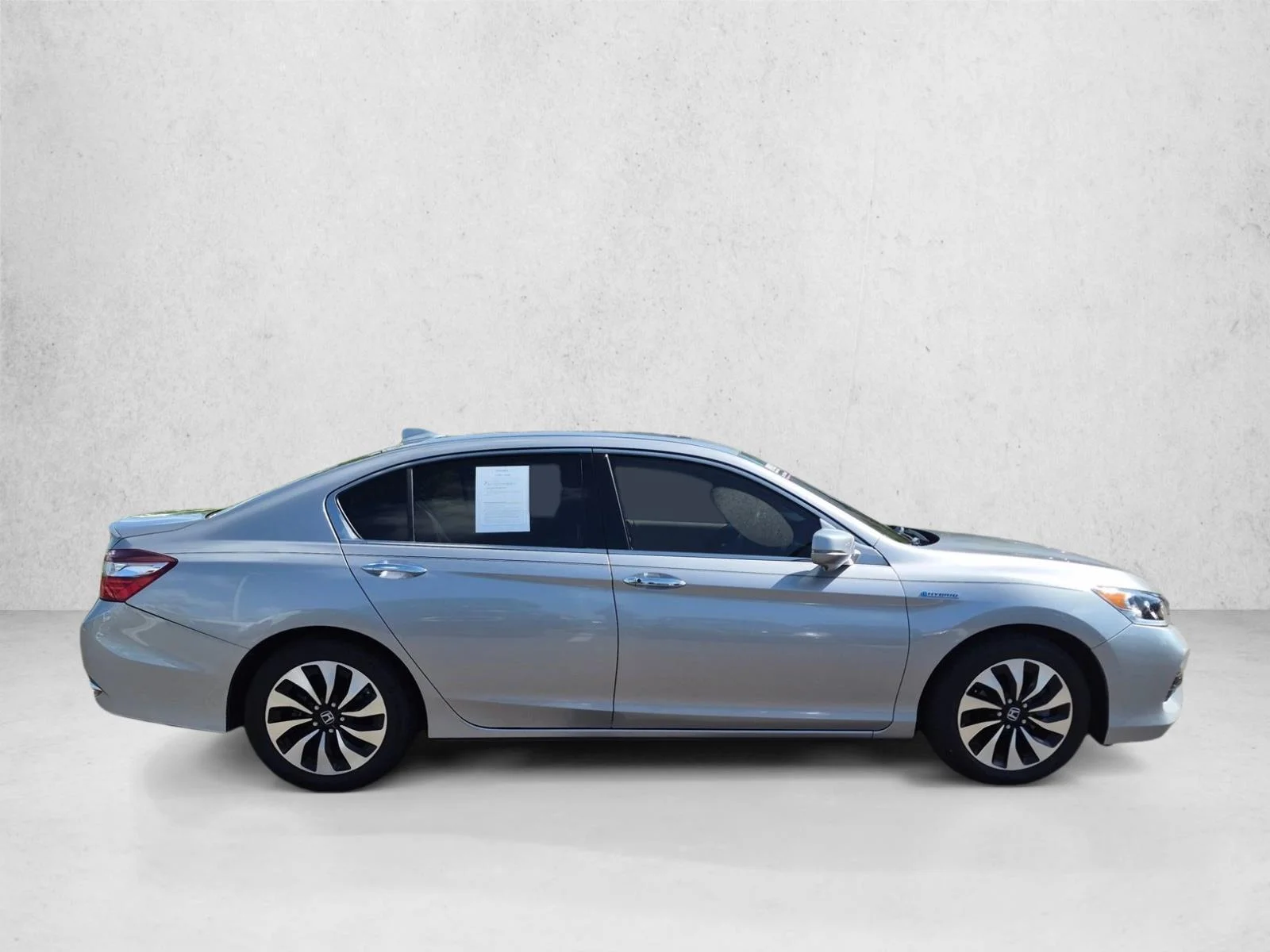 Used 2017 Silver/Gray Honda EX-L image 4