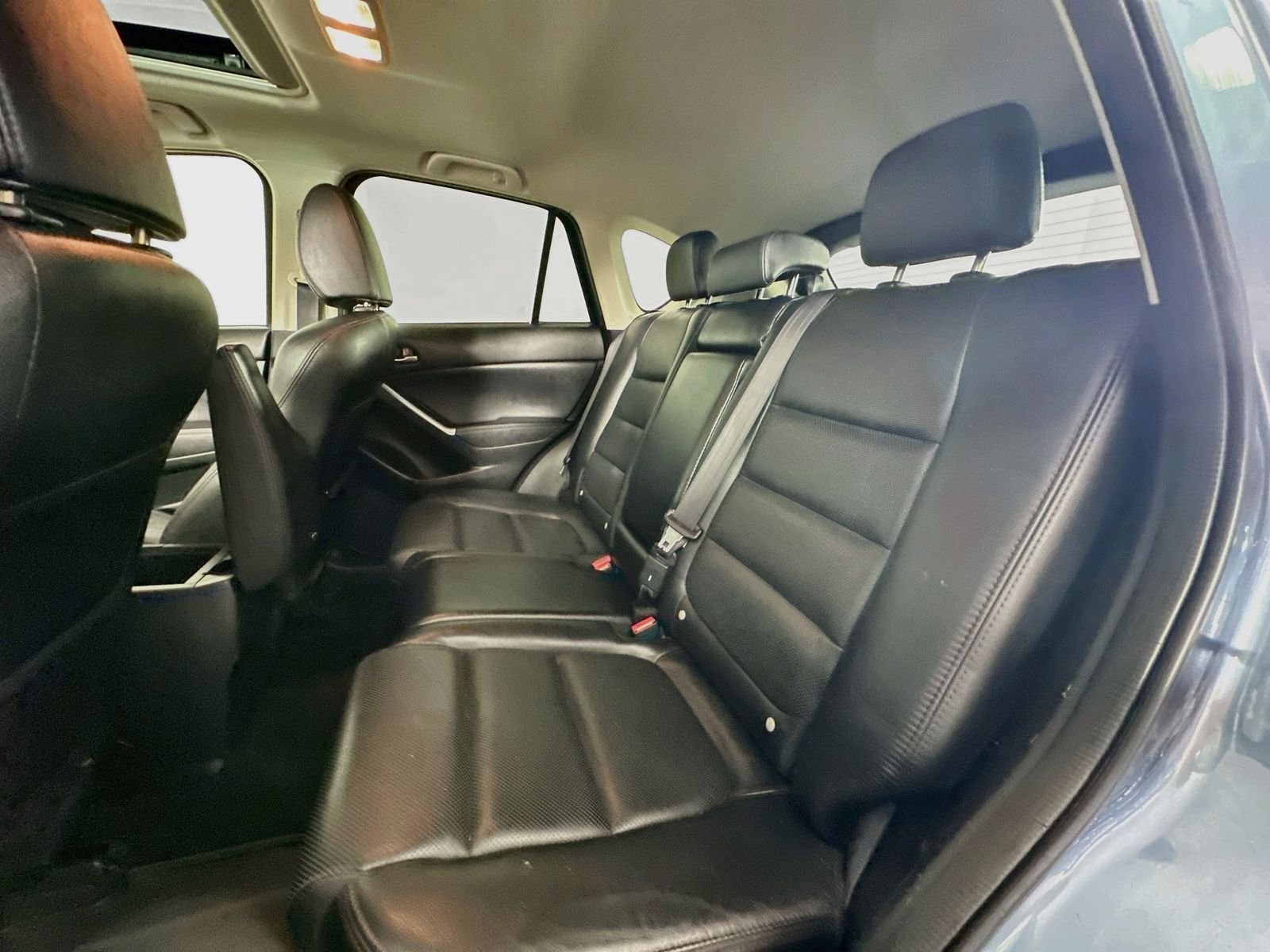 Used 2016 Blue Reflex Mica Mazda Grand Touring image 26