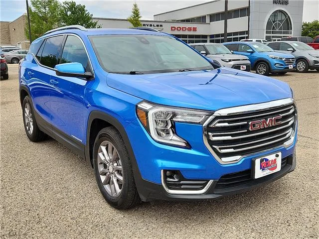 Used 2024 Riptide Metallic GMC SLT Front-Wheel Drive image 4