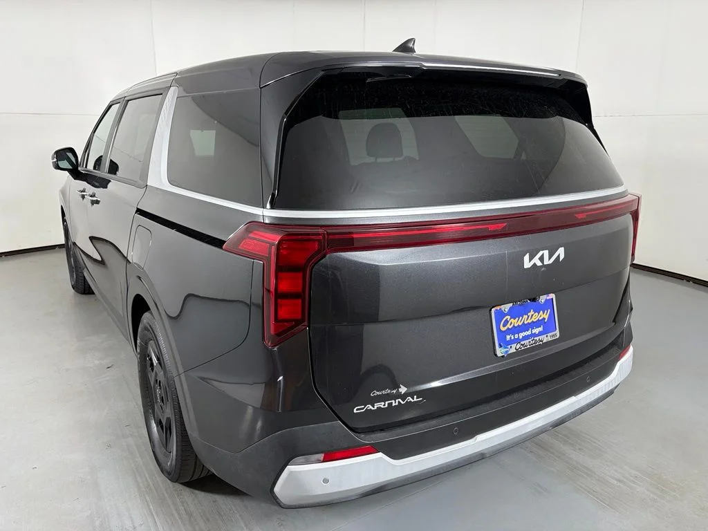 Used 2025 Gray Kia LXS image 6