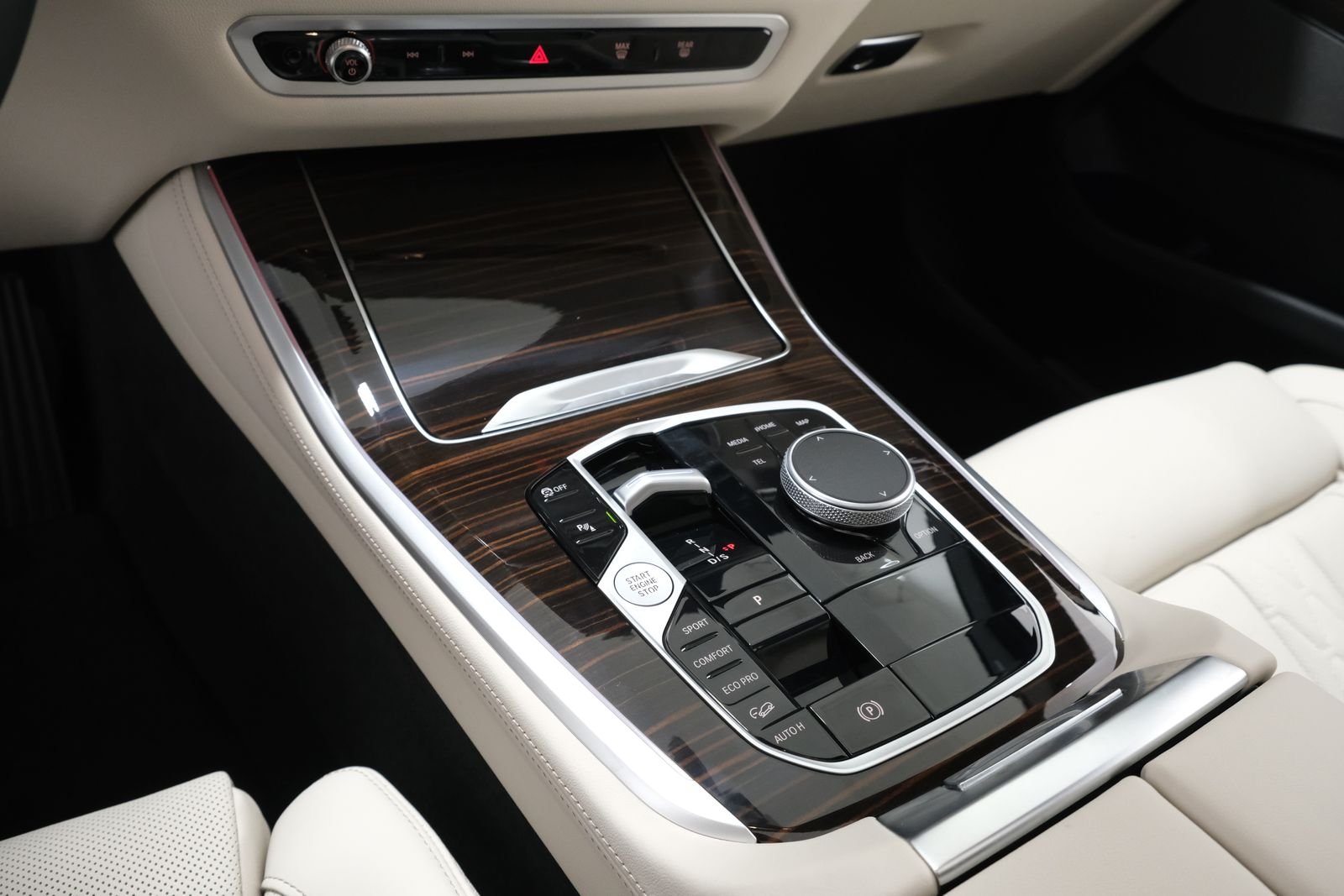 New 2026 Dravit Grey Metallic BMW xDrive40i image 36