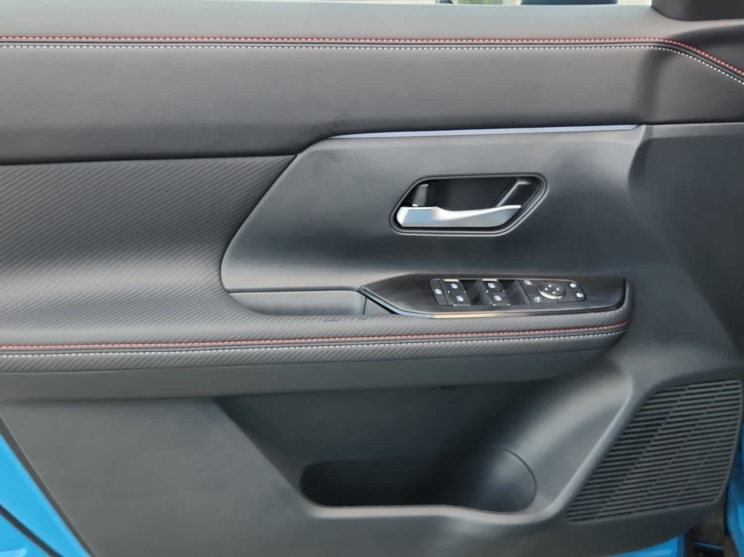 2025 Nissan Kicks SR - Photo 9