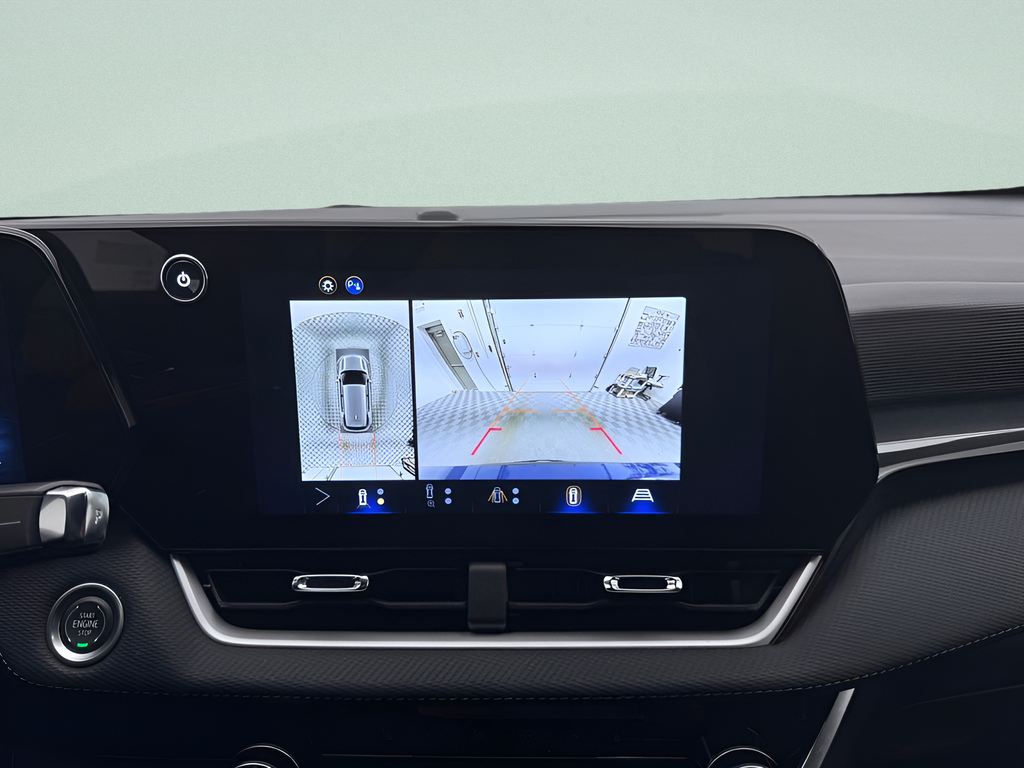 Used 2025 Lakeshore Blue Chevrolet LT image 17