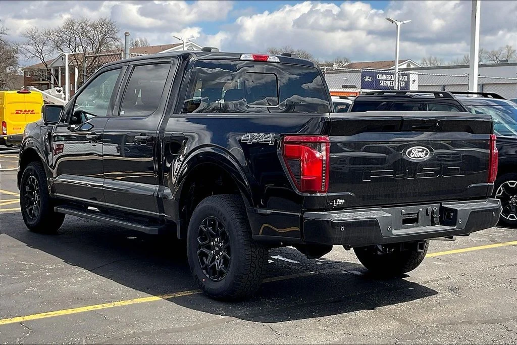 New 2026 Agate Black Metallic Ford XLT image 6