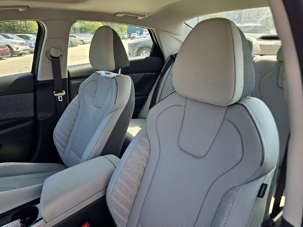 Used 2025 Gray Hyundai Limited image 17