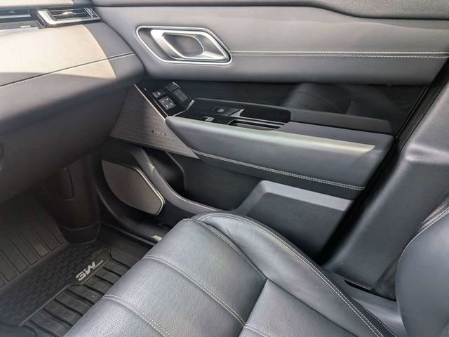 Used 2021 Black Land Rover R-Dynamic HSE image 19