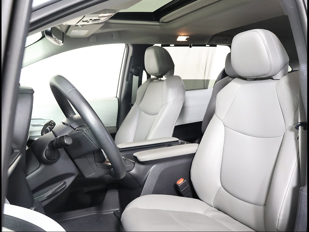 Used 2025 Celestial Silver Metallic Toyota XLE 8-Passenger image 6
