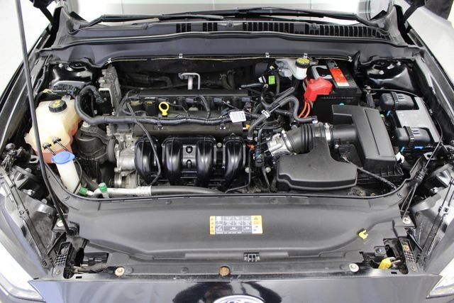 Used 2018 Shadow Black Ford SE image 24