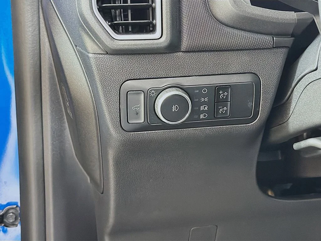 Used 2025 Velocity Blue Metallic Ford Outer Banks image 32