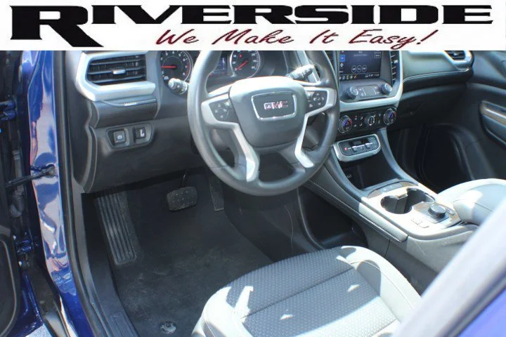 Certified Used 2023 Ultra Blue Metallic GMC SLE image 7