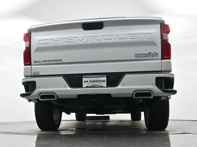 Used 2025 Iridescent Pearl Tricoat Chevrolet High Country image 27