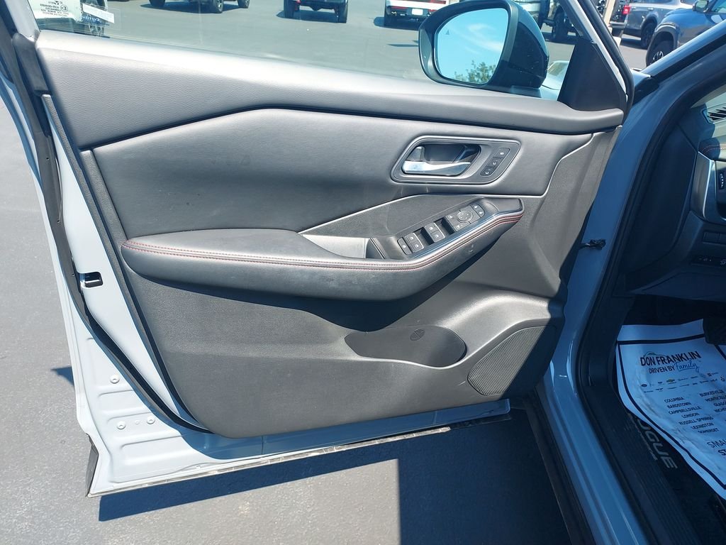 Used 2025 Gray Nissan Rock Creek image 12