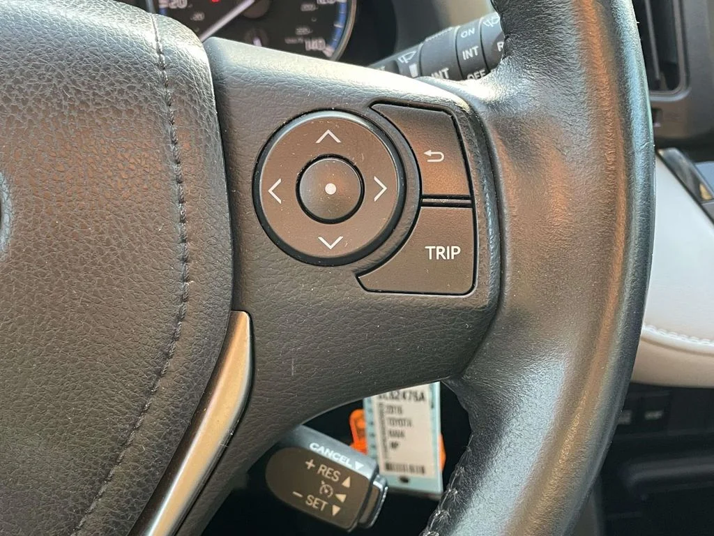 Used 2016 Silver Sky Metallic Toyota XLE image 11
