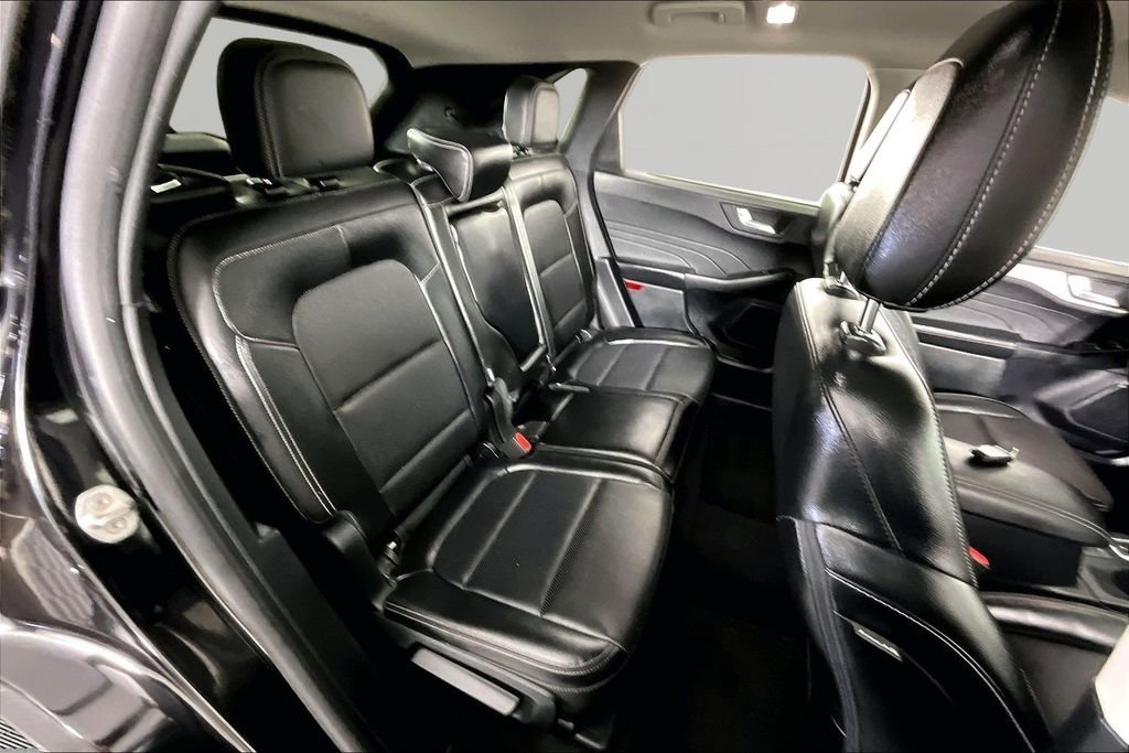 Used 2022 Black Ford SEL image 22