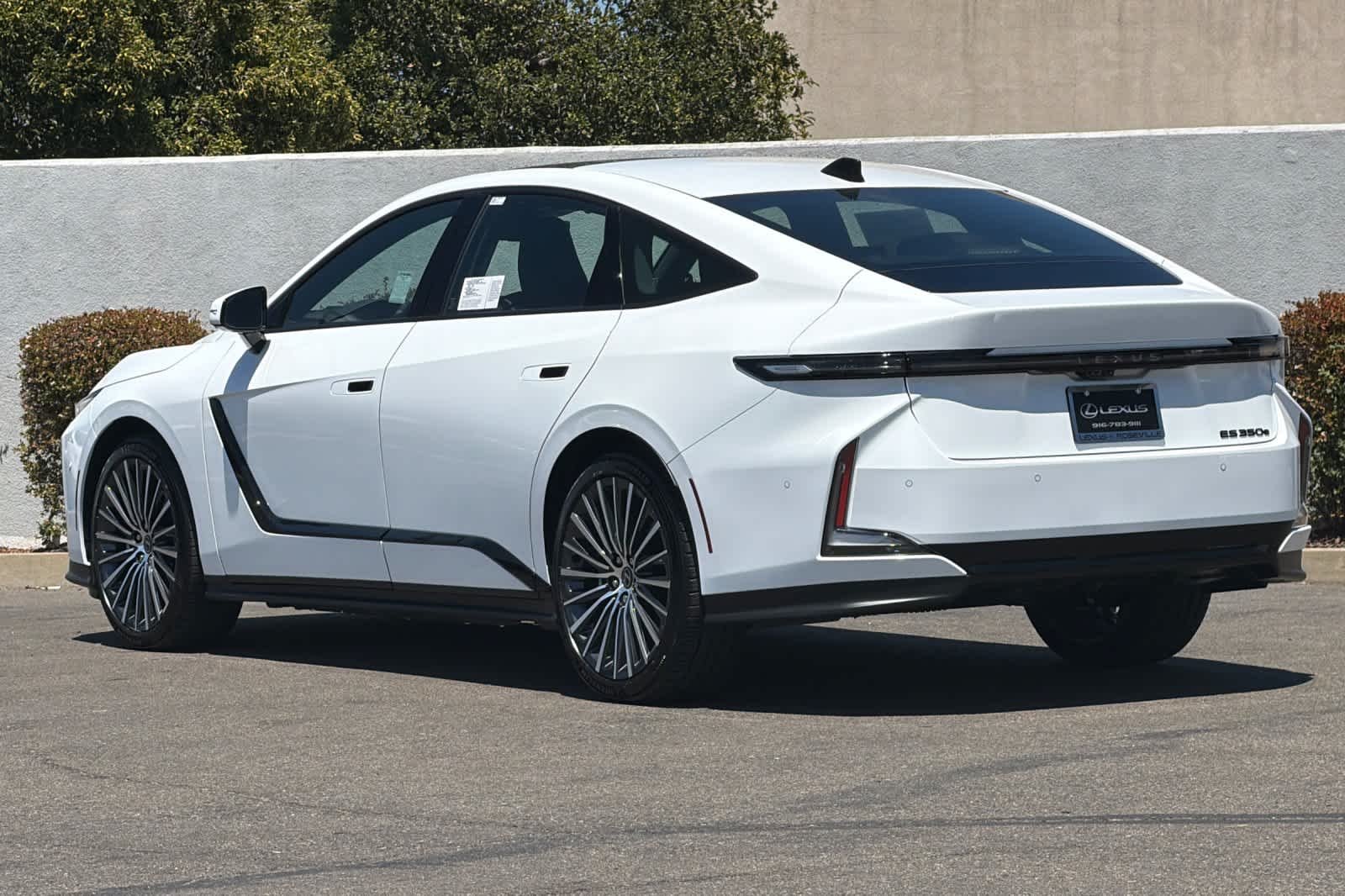 2026 Lexus ES BEV 350e Luxury - Photo 7