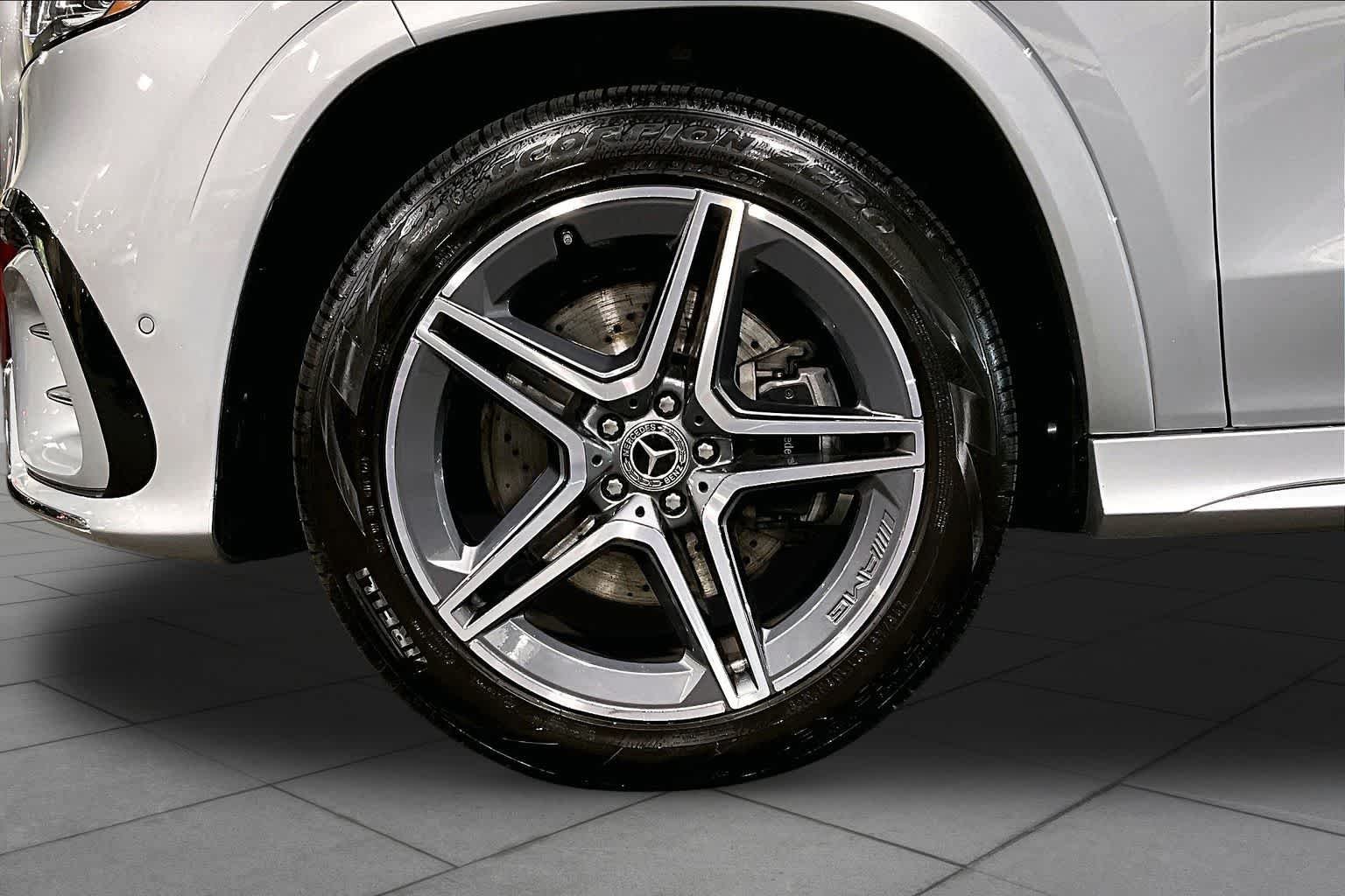 Used 2025 Cirrus Silver Metallic Mercedes-Benz GLS 450 image 11