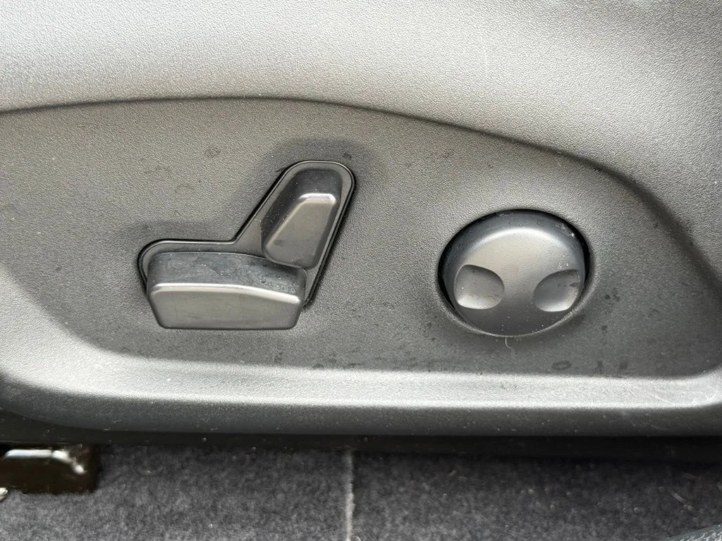 Used 2024  Jeep Trailhawk image 14