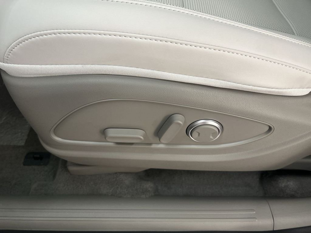 New 2026  Hyundai SEL AWD image 13