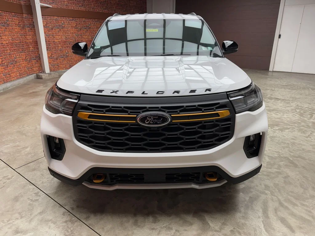 New 2026 Star White Metallic Tri-Coat Ford Tremor® image 7