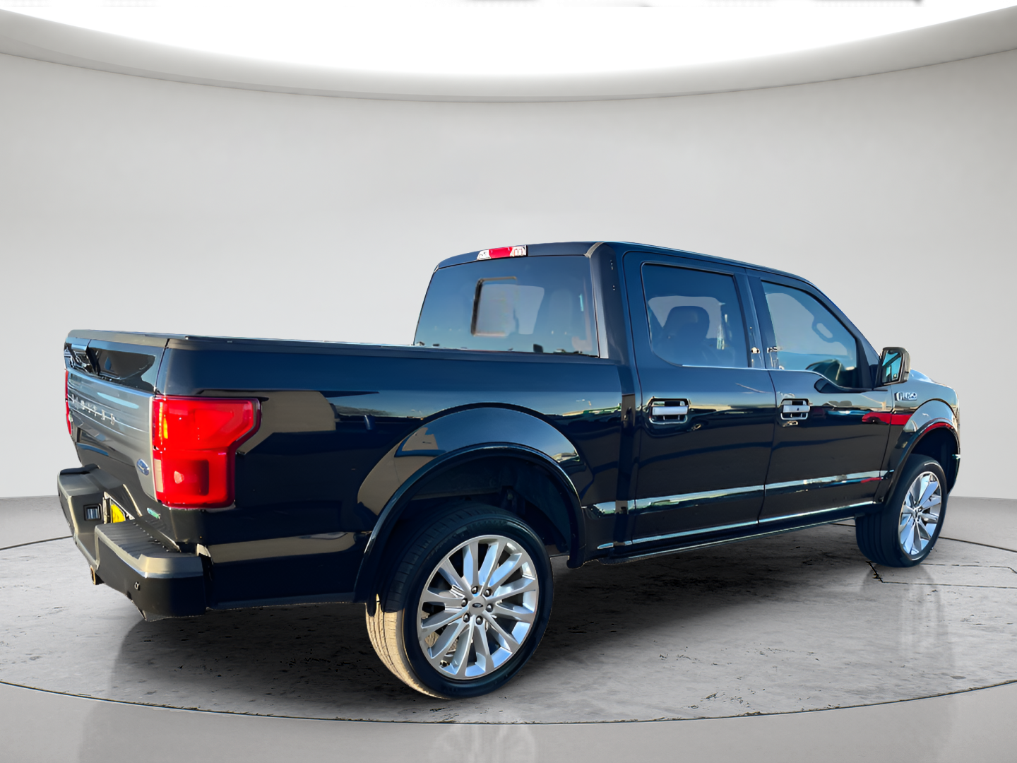 Used 2020 Black Ford Limited image 5