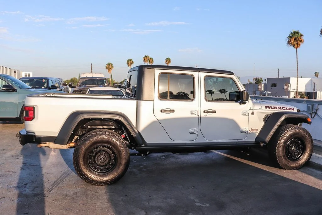 Used 2022 Silver Jeep Rubicon image 13
