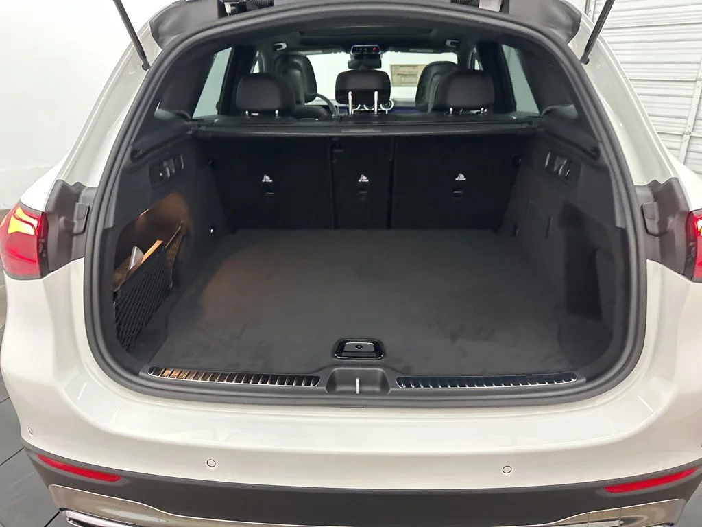 Certified Used 2026 White Mercedes-Benz GLC 300 image 27