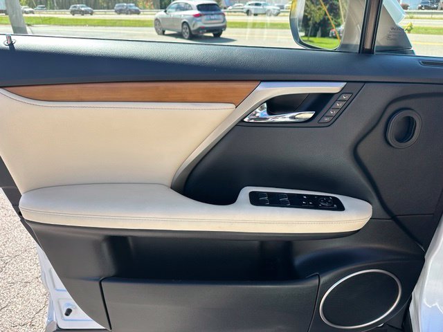 Used 2022 White Lexus 450h image 13