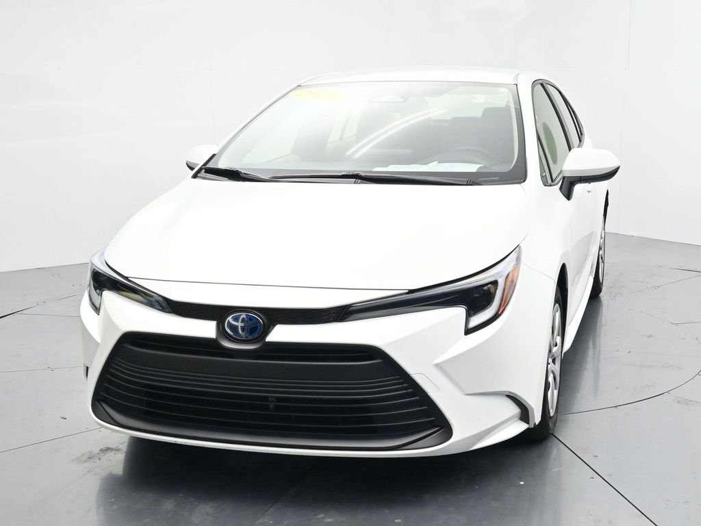 Used 2024 White Toyota LE image 3