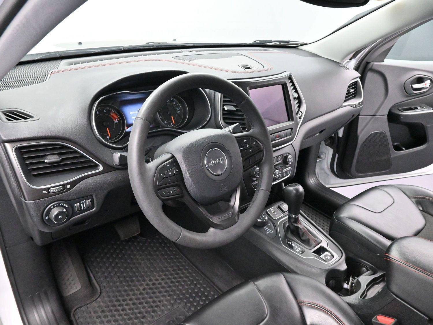 Used 2022 White Jeep Trailhawk image 15