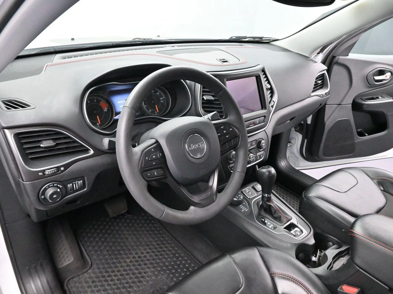 Used 2022 White Jeep Trailhawk image 15