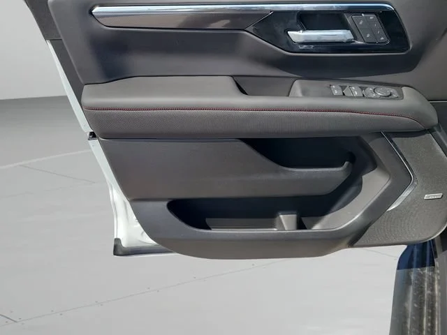 New 2026 Summit White Chevrolet RST image 19