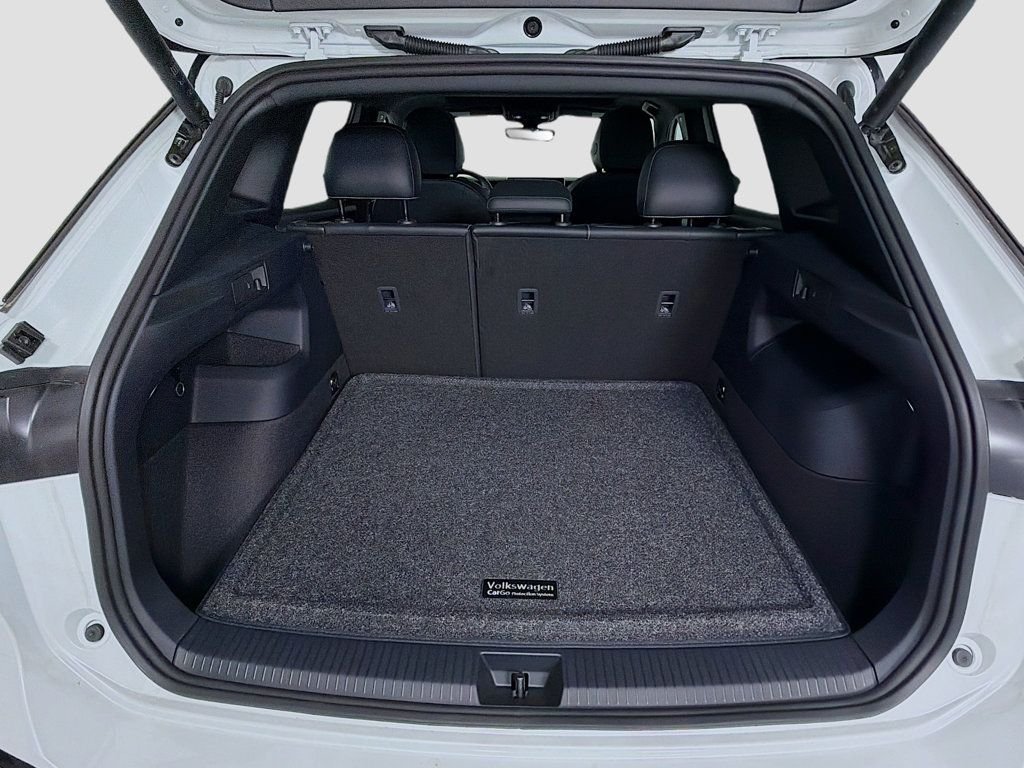 New 2026 Opal White w/Deep Black Roof Volkswagen 2.0T SE R-Line Black 4MOTION image 28