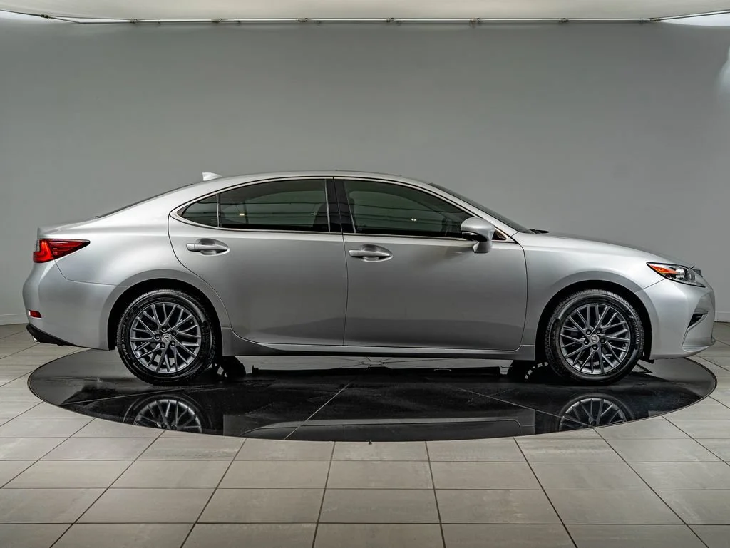 Used 2018 Silver Lexus 350 image 4