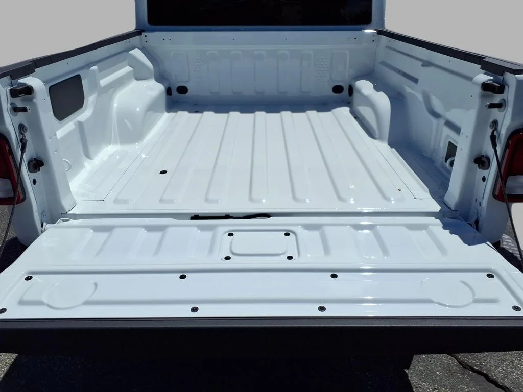 New 2026 Bright White Clear-Coat Exterior Paint Jeep Sahara image 25
