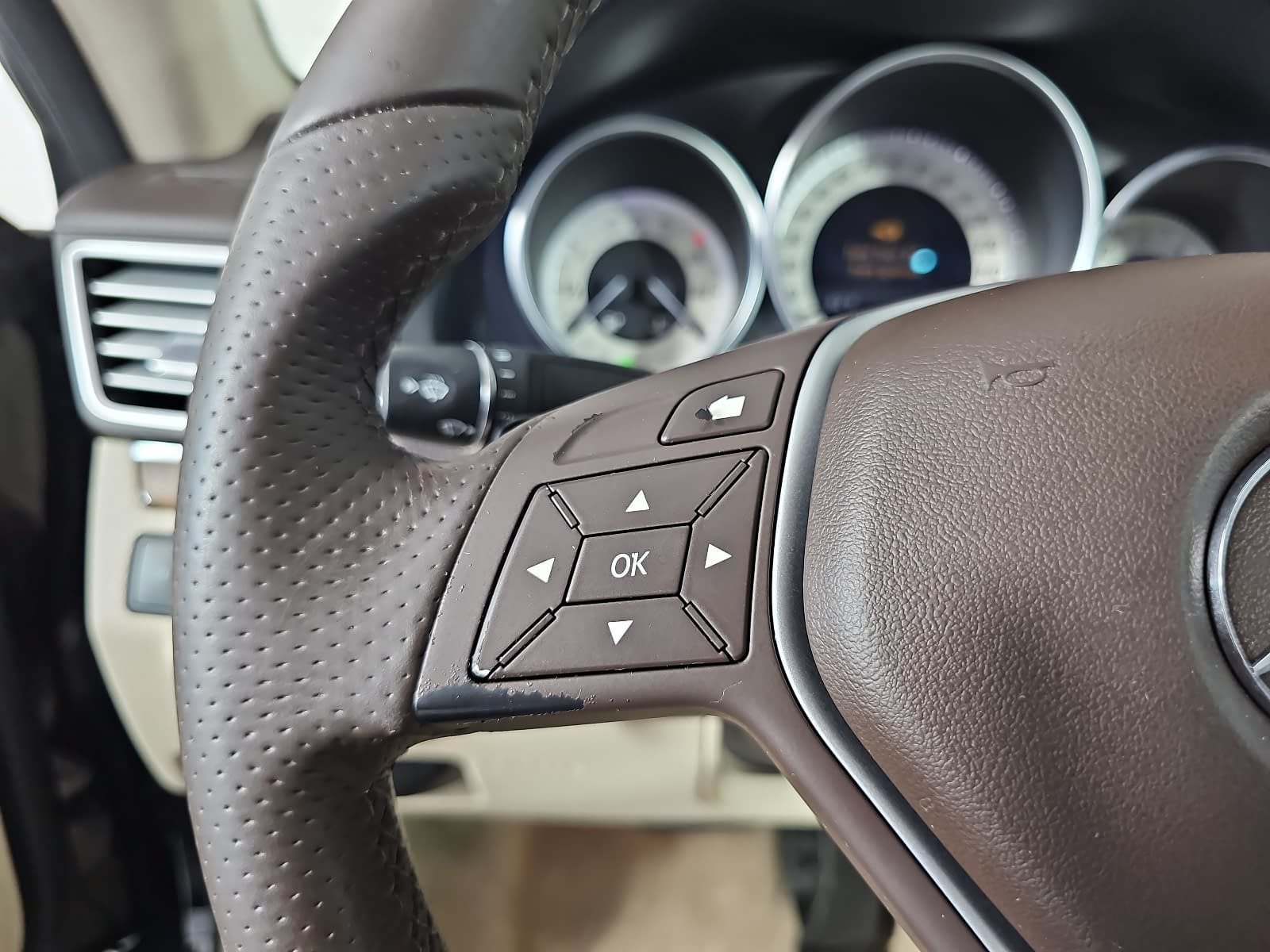 Used 2016 Black Mercedes-Benz E 400 image 17