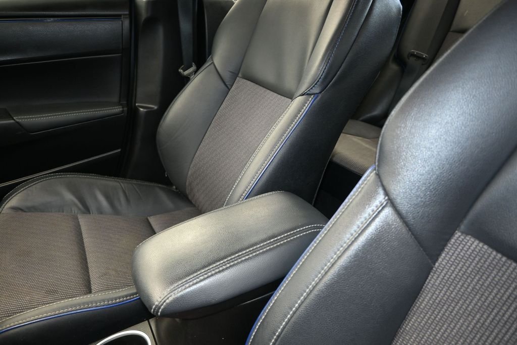 Used 2018 Blue Toyota SE image 14