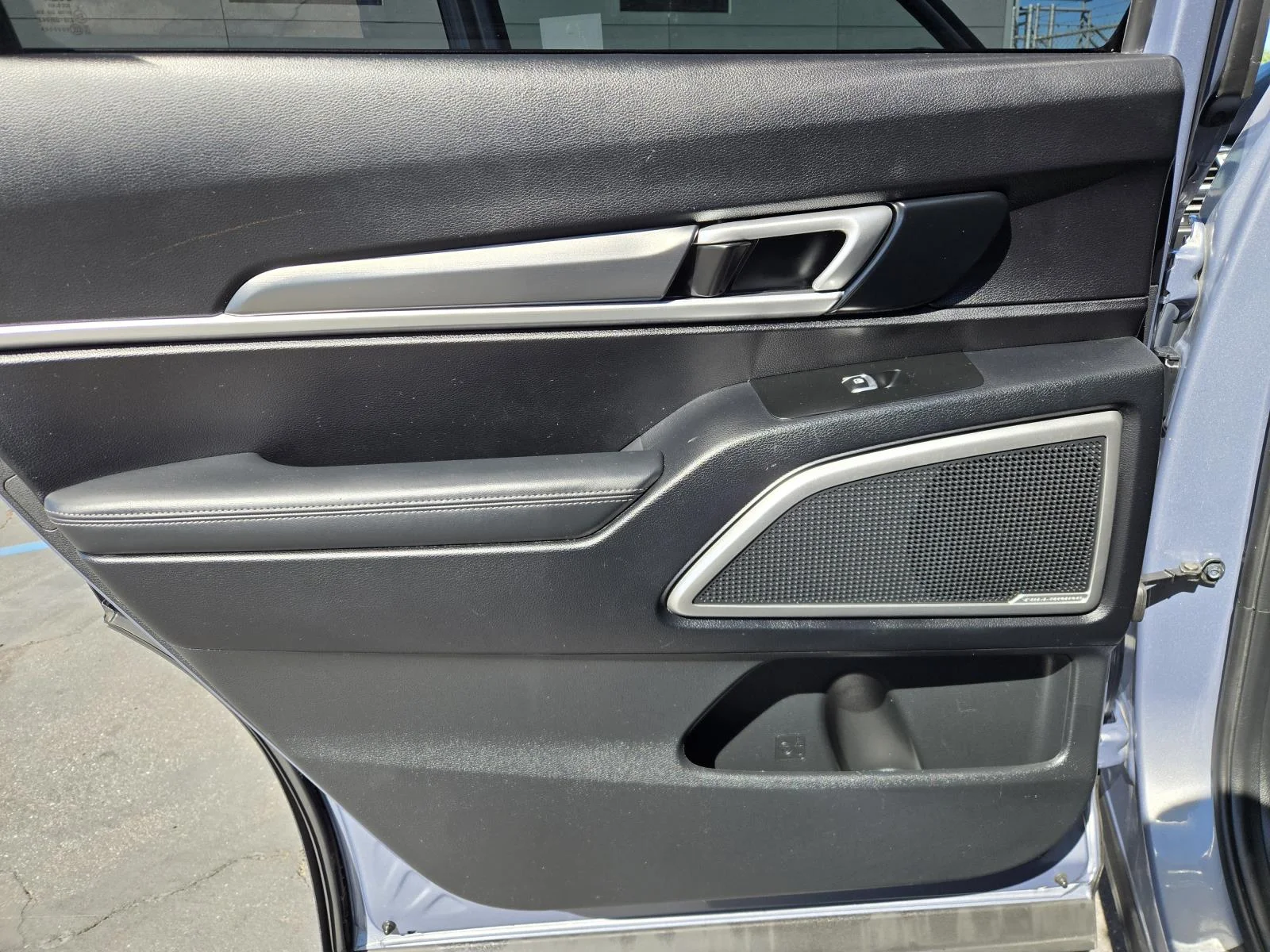 Used 2022 Everlasting Silver Kia LX AWD image 26