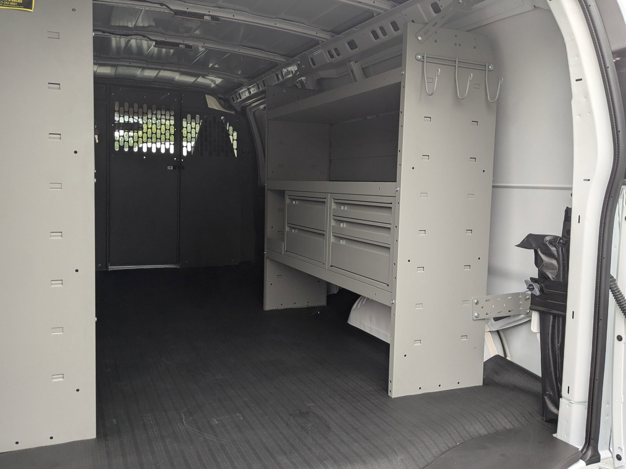 2025 GMC Savana Cargo Work Van - Photo 20