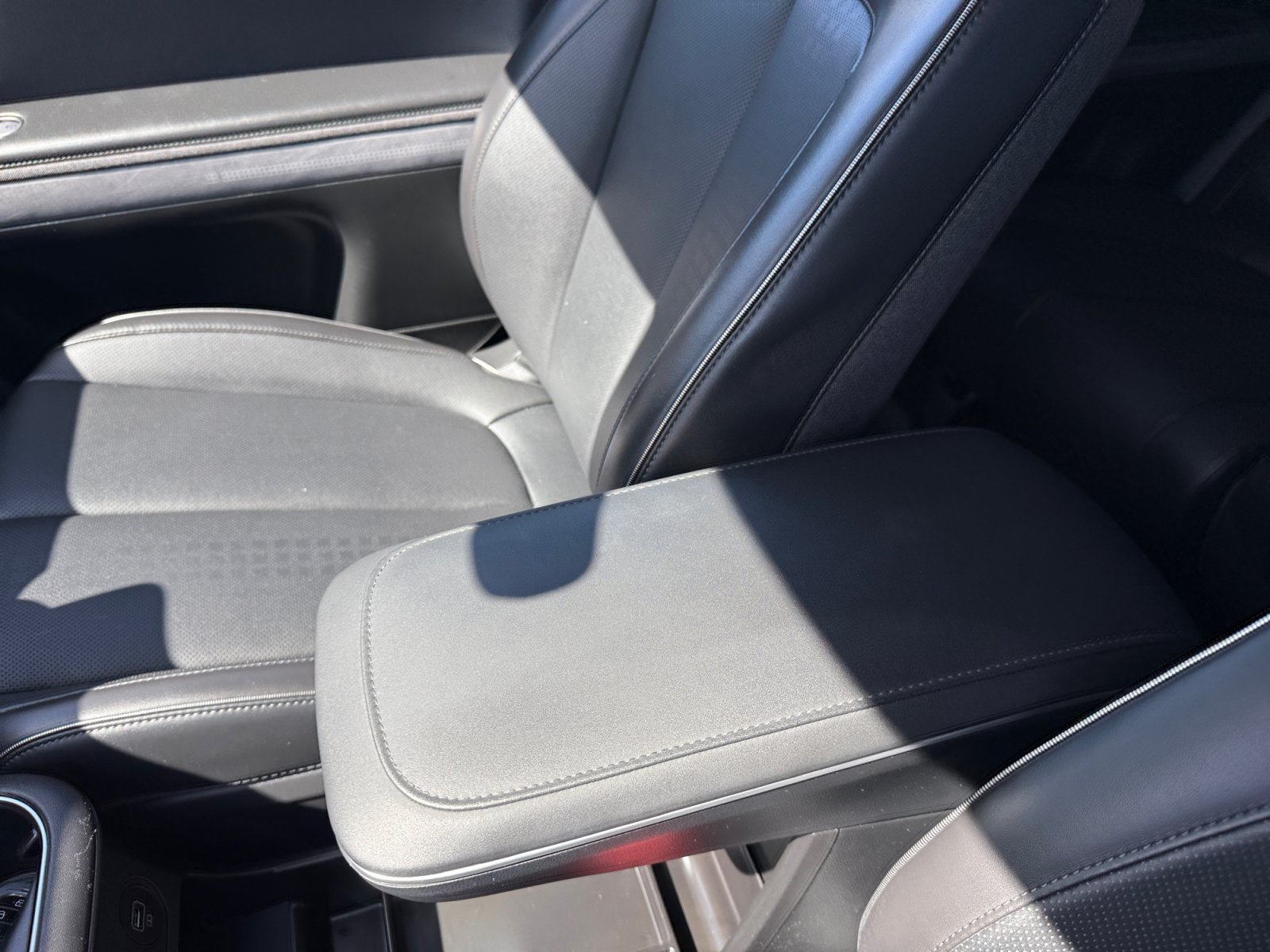 Used 2023 Gold Hyundai Limited image 14