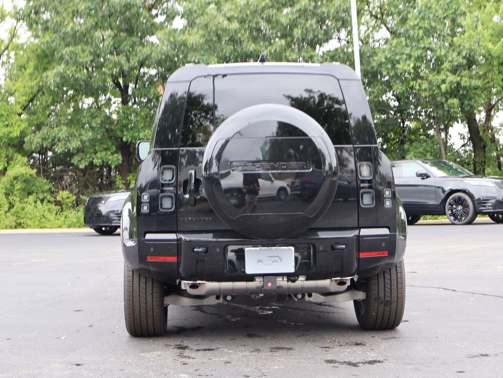 New 2026 Santorini Black LAND ROVER X-Dynamic SE image 6