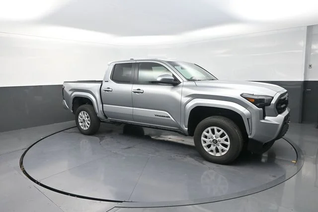 Used 2025 Silver Toyota SR5 image 27