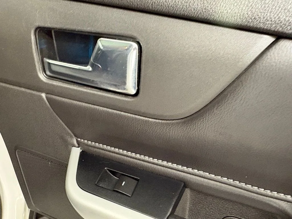 Used 2014 White Ford Sport image 21