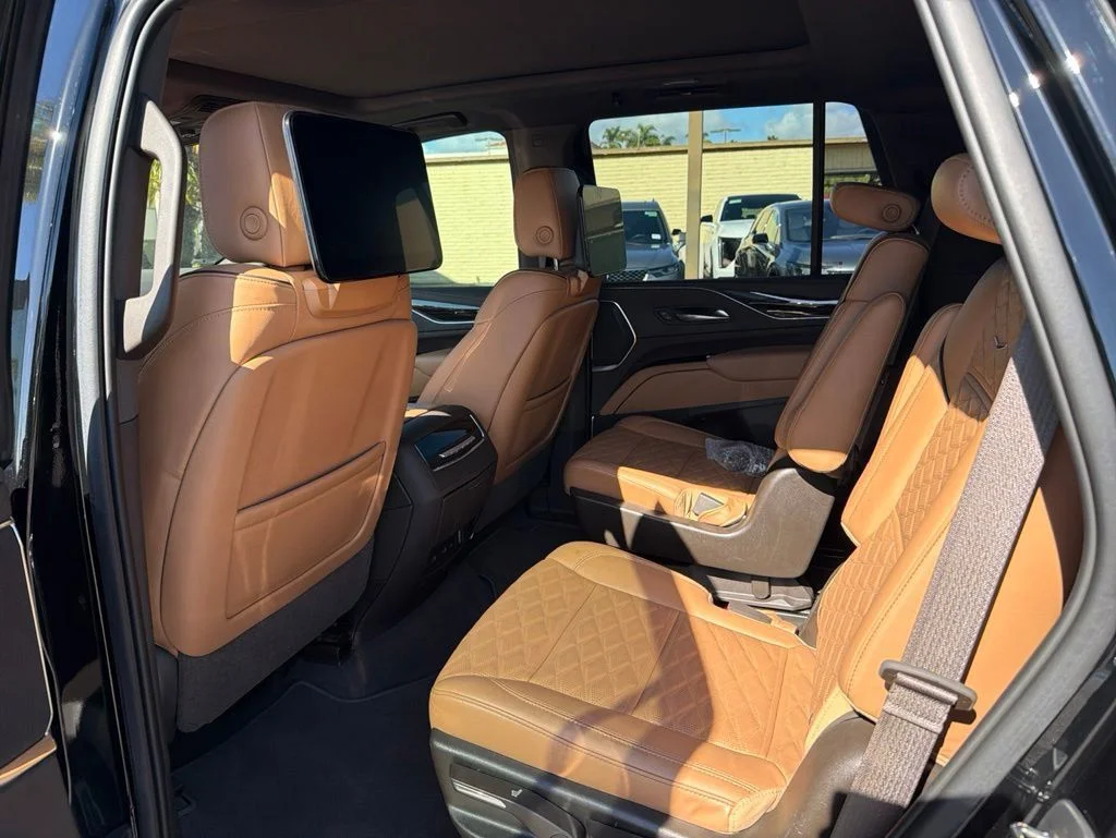 Used 2021 Black Cadillac Sport image 9