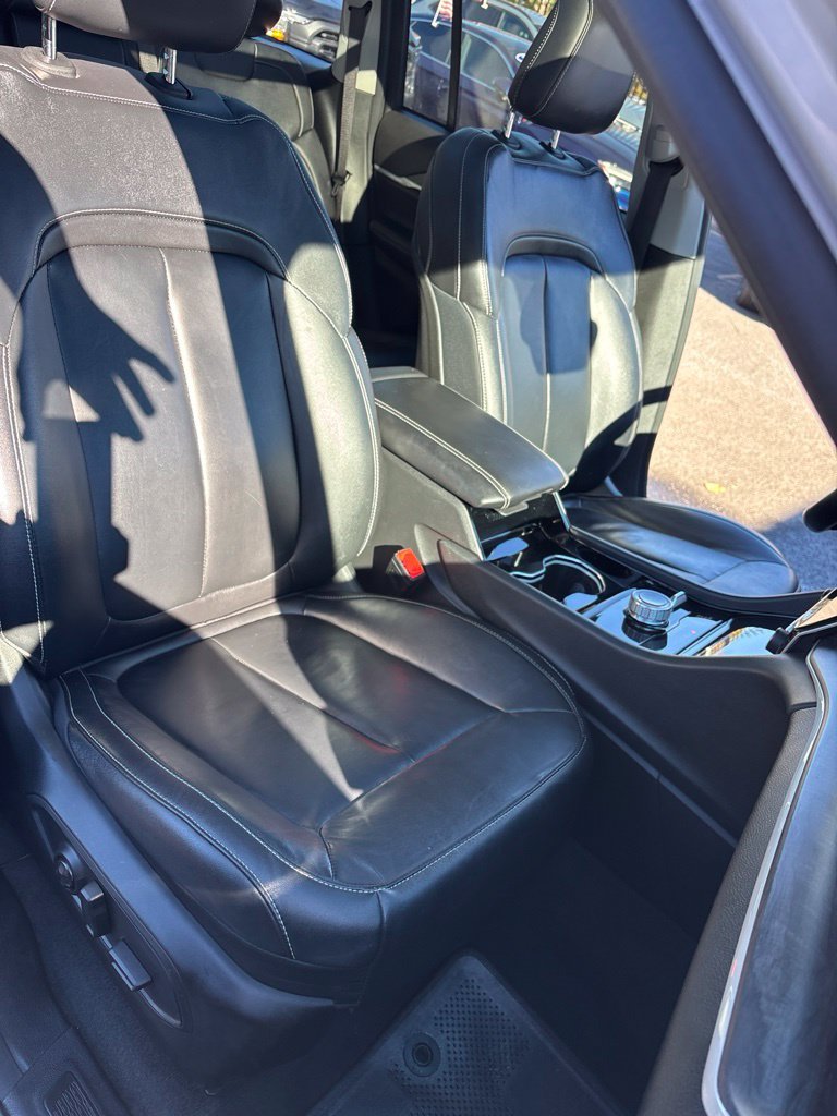 Used 2022 White Jeep Limited image 29